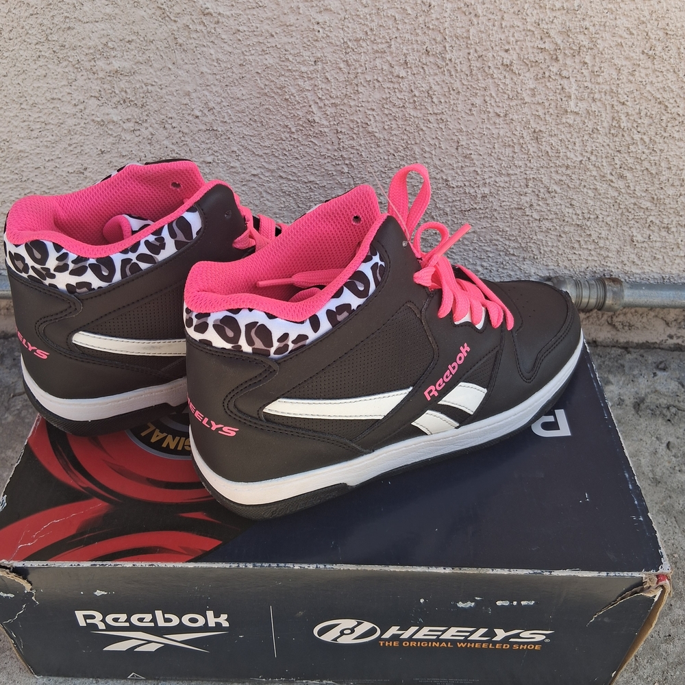 Reebok + HEELYS Youth Kids BB4500 Mid Top Wheels Skate Sneaker Shoes.